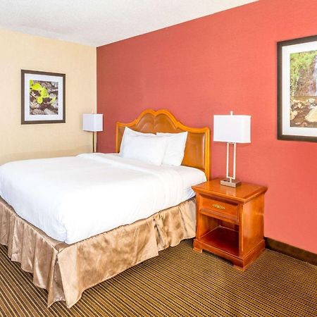 Ramada By Wyndham Salt Lake City North Temple Eksteriør bilde
