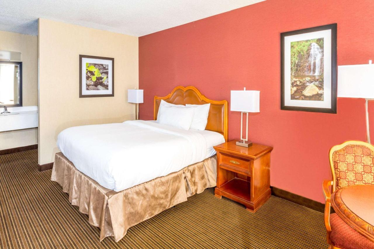 Ramada By Wyndham Salt Lake City North Temple Eksteriør bilde
